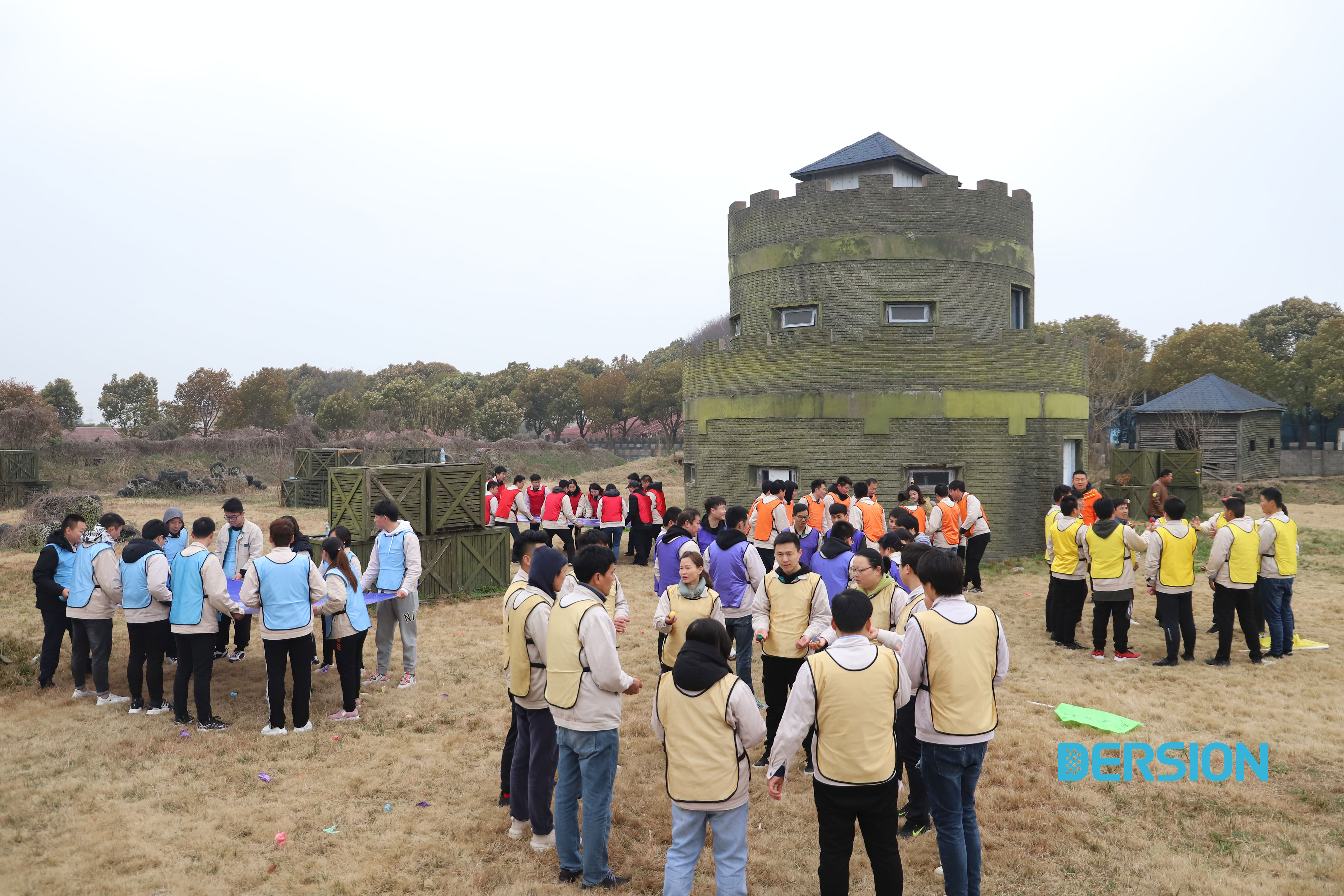 德信致远“凝心聚力，迎战未来”户外拓展